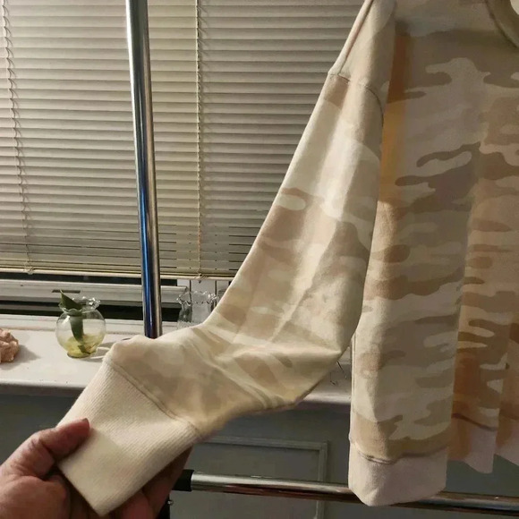 Style & Co Camo sweatshirt - Picture 2 of 4